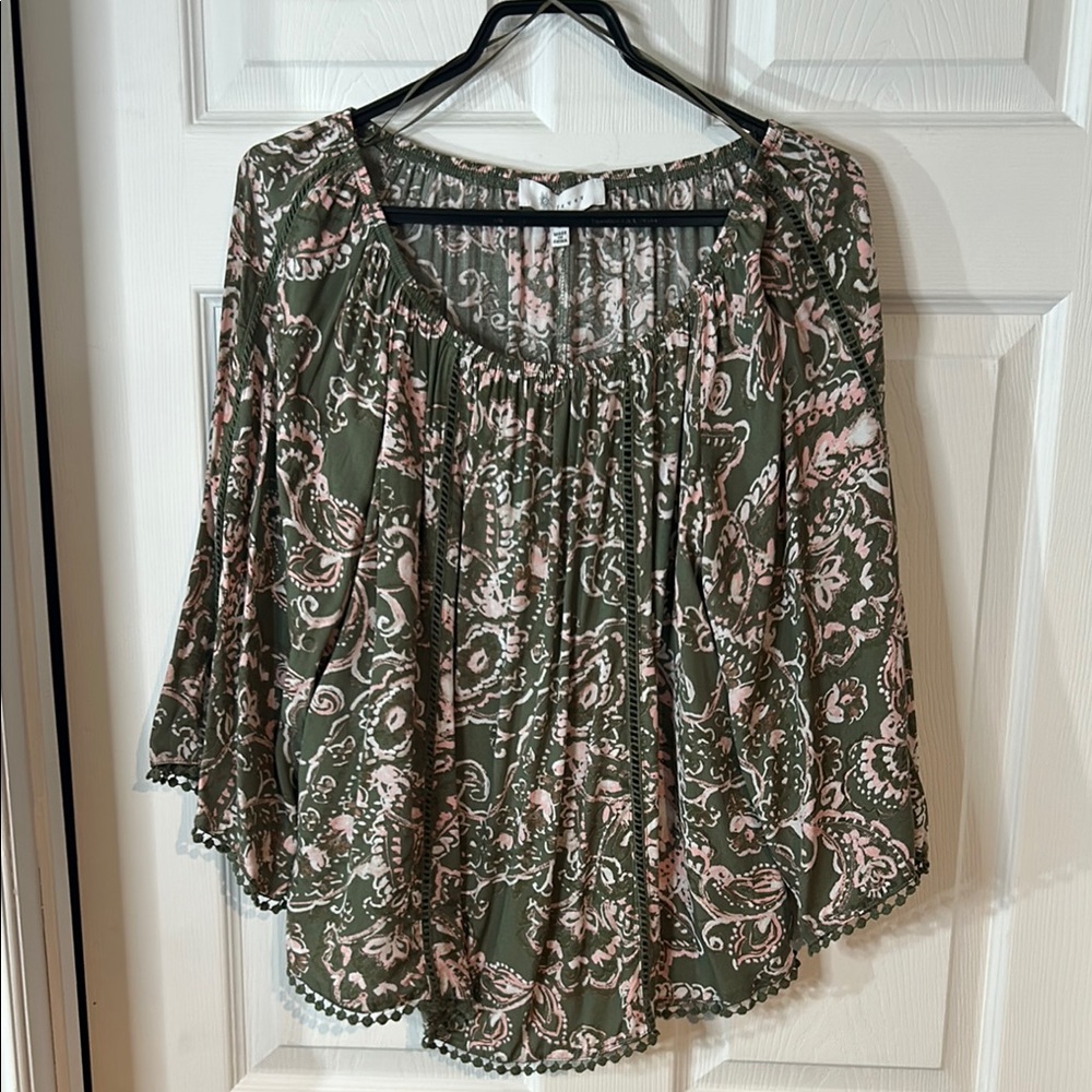 Floral Green and cream  Women's Top size small